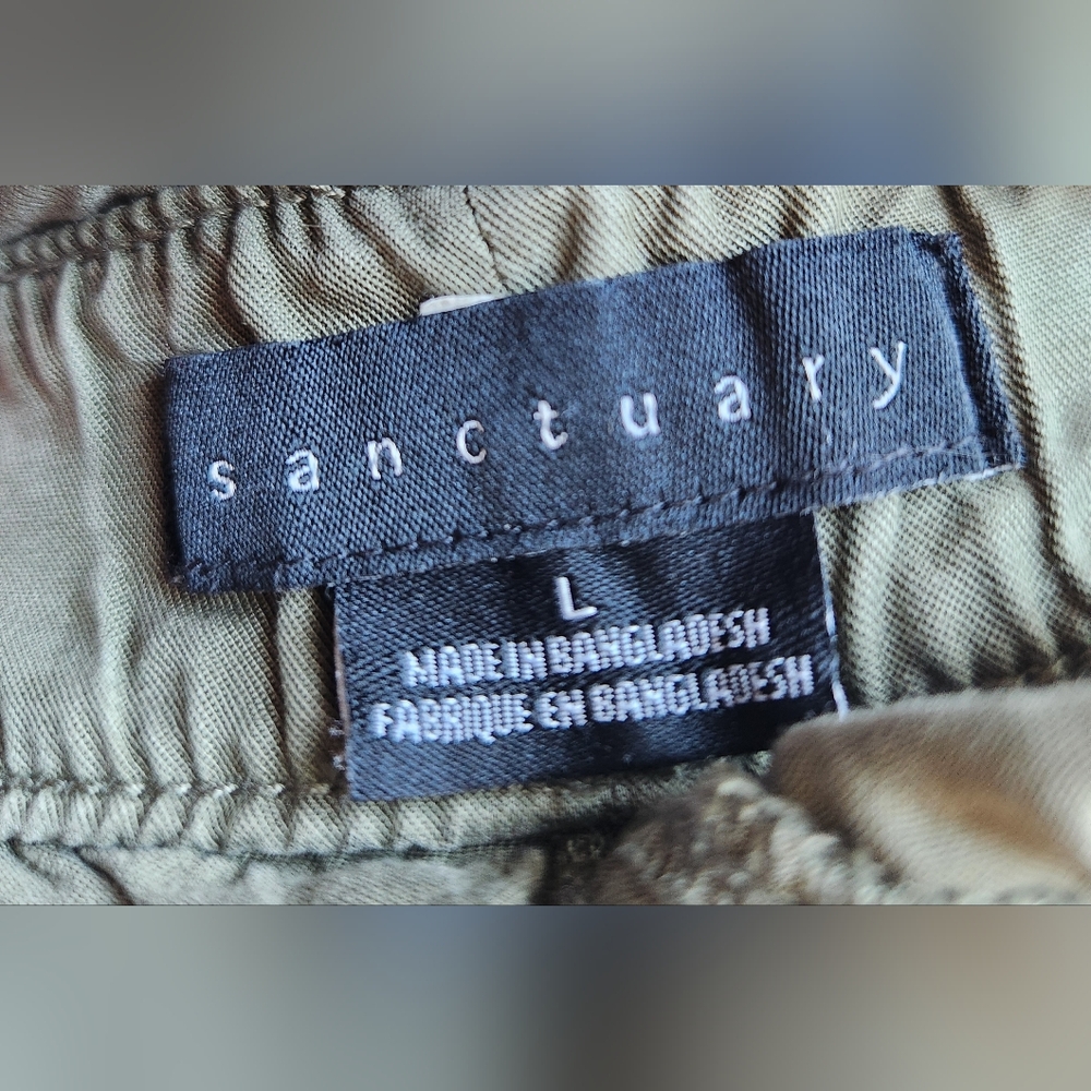 LIKE NEW Sanctuary Green Cargo Pants Relaxed Fit - Picture 4 of 5
